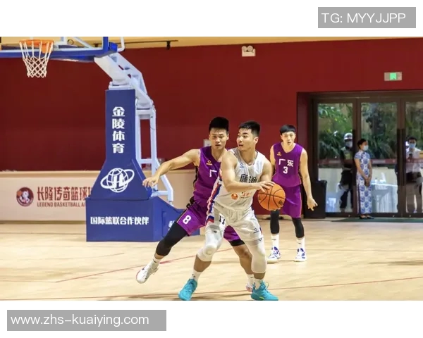 徐杰胡明轩联手发威广东后场双枪合力砍下45分16助攻展现实力 徐杰胡明轩联手发威广东后场双枪合力砍下45分16助攻展现实力